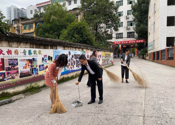 铜仁广播电视大学开展“美丽校园·文明行动”垃圾分类启动仪式