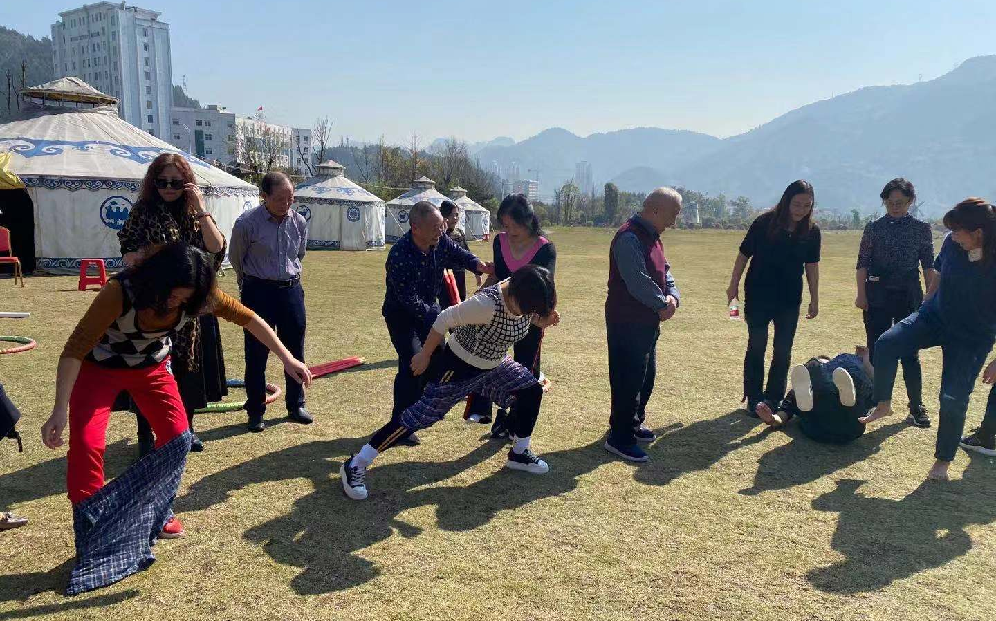 铜仁电大工会活动暨退休职工趣味活动圆满落幕