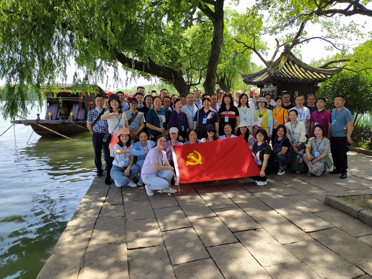 追寻红色记忆，弘扬红船精神