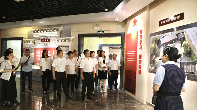 赓续红色革命精神，共续转型发展新篇章