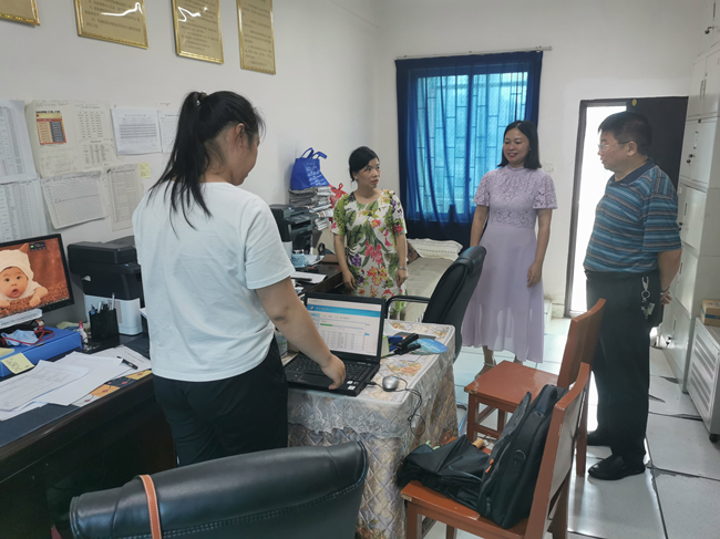 督查促收心 严防“假期综合症” 校党委书记陈荣强带队开展开学督查