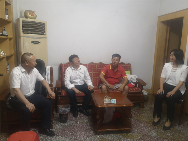 学史力行  关注民生