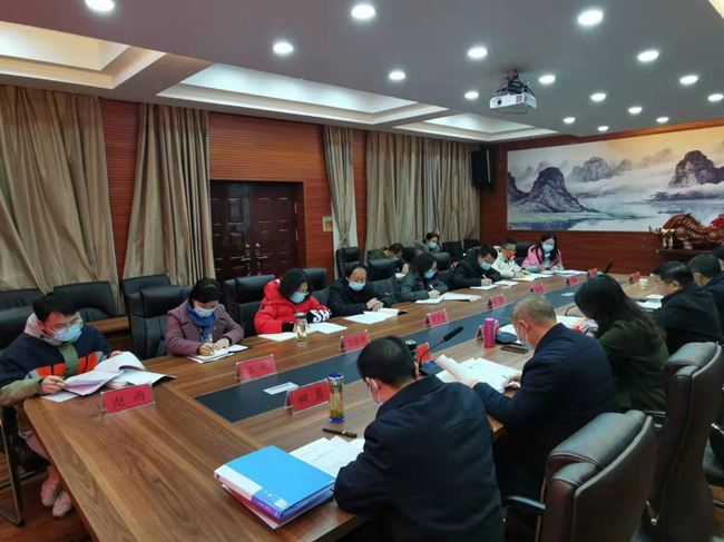 铜仁广播电视大学党委理论学习中心组召开“四史”专题学习研讨会