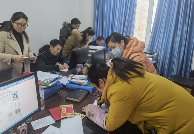 创新工作方法 “上门服务”为群众办实事