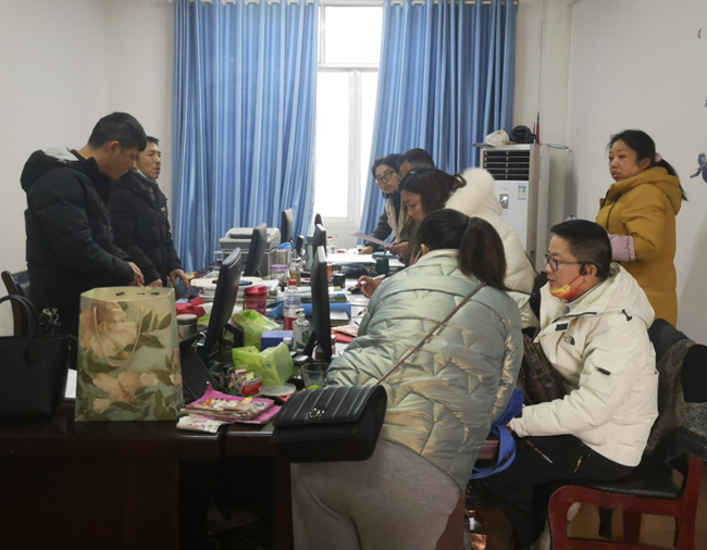 创新工作方法 “上门服务”为群众办实事