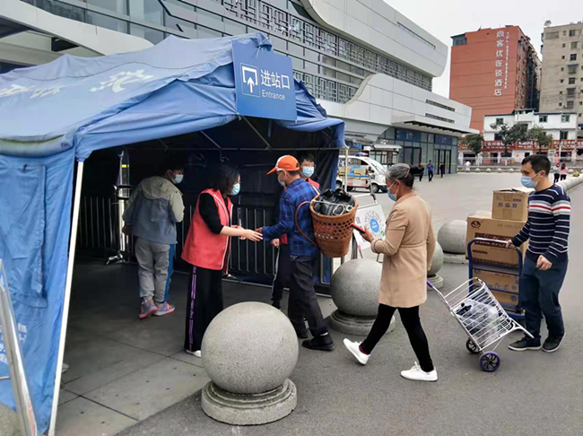 助力疫情防控 志愿服务暖人心