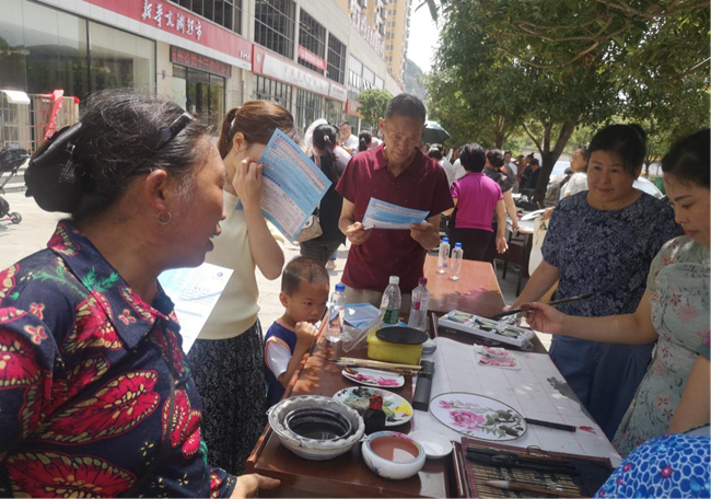 创新思路谋发展  深入社区抓宣传