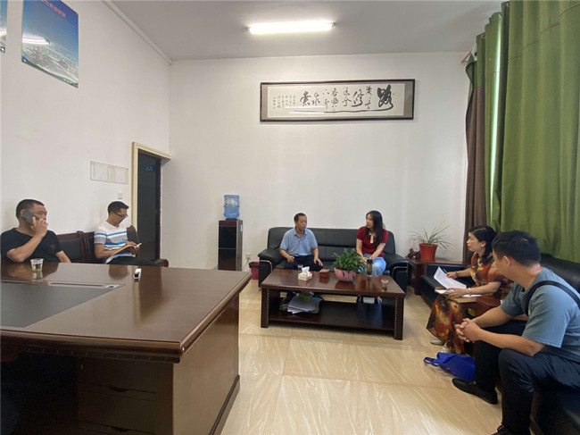 深入基层督办学  广纳意见促迎评