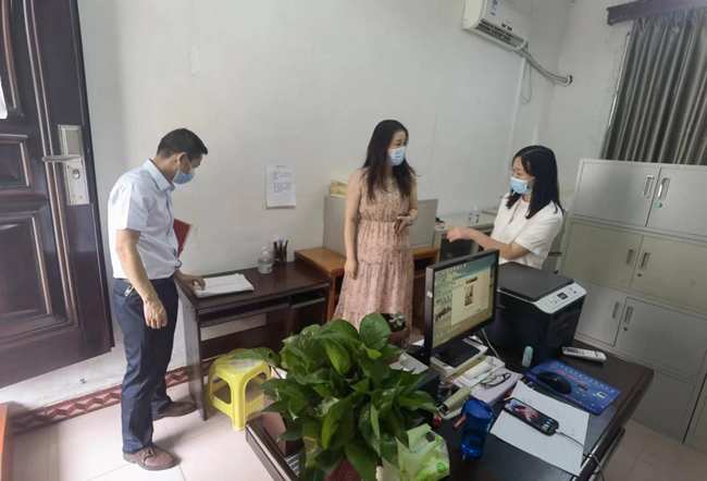 喻莉带队检查学校疫情防控工作