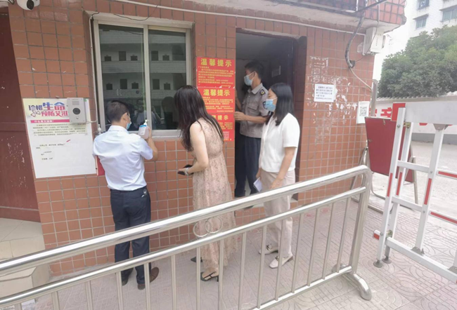 喻莉带队检查学校疫情防控工作