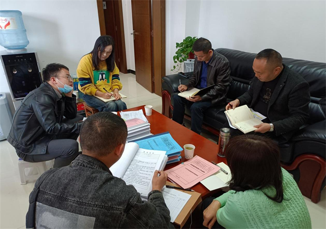 铜仁广播电视大学校长喻莉带队到区县电大工作站开展教学检查、办学评估督导等工作
