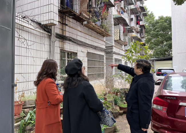 党委书记陈荣强带队开展校园安全和文明城市创建工作检查