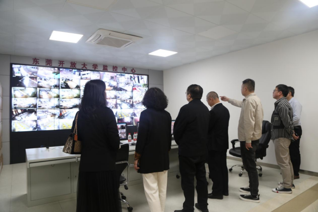 铜仁广播电视大学陈荣强带队到东莞开放大学调研交流