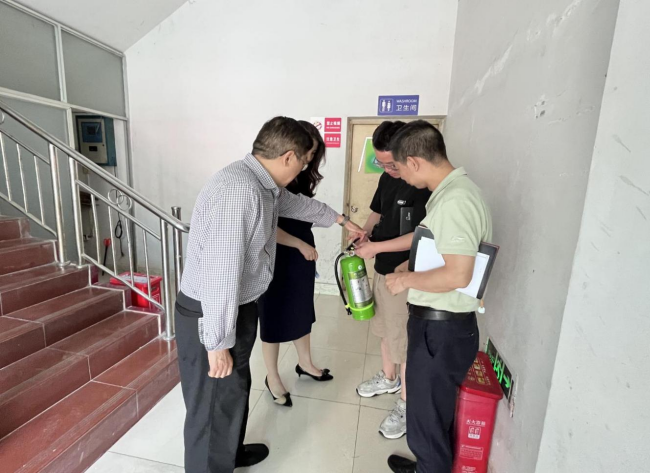 铜仁广播电视大学召开“安全生产月”暨“护校安园”专项整治工作部署会和文明城市创建工作部署会