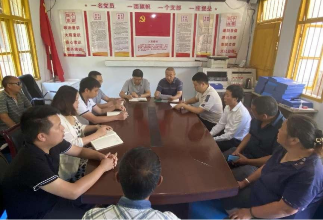 【“理论宣传二人讲”】铜仁电大深入乡村振兴联系村宣讲省委十三届三次全会、市委三届六次全会暨半年经济工作会议精神