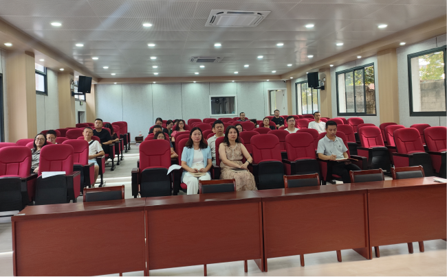 ​铜仁电大组织师生收看“开学第一课”