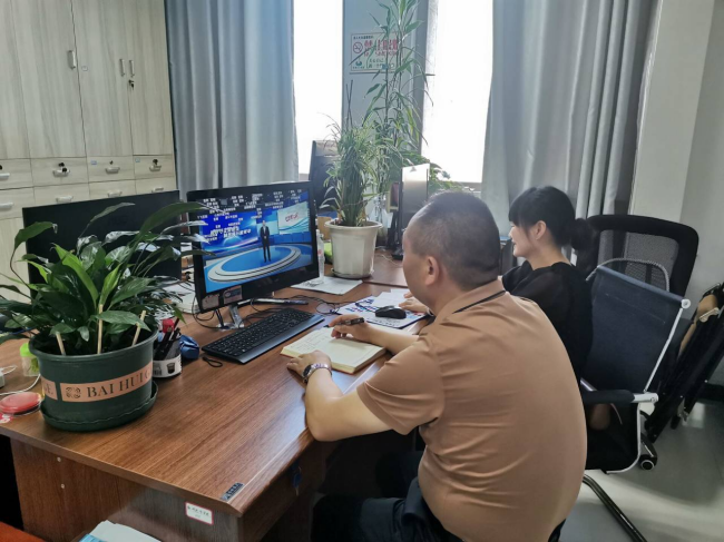 ​铜仁电大组织师生收看“开学第一课”