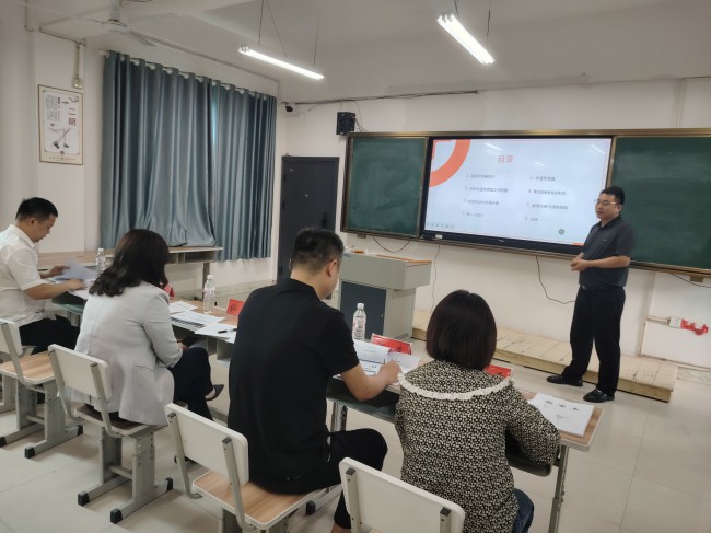 严格把关强师能 以测促教启新程