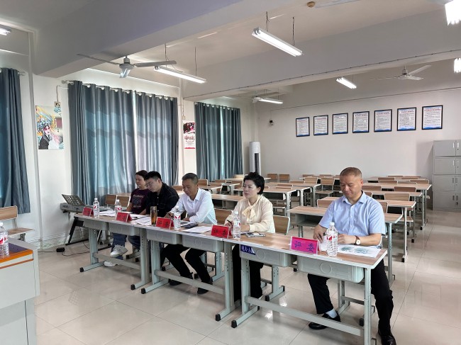 严格把关强师能 以测促教启新程