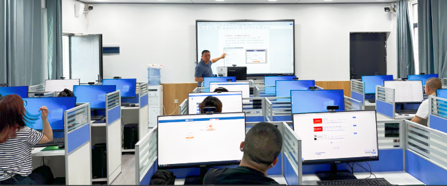 创新考试方式  提升服务质量