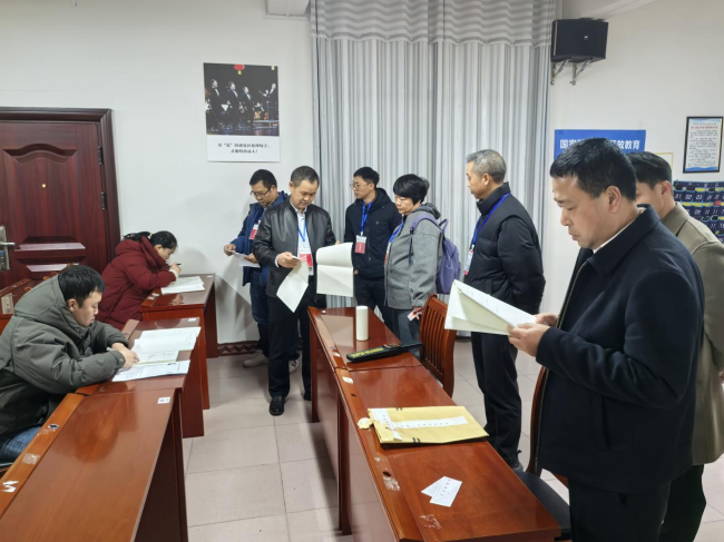 加强督促指导  严肃考风考纪