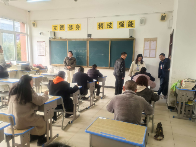 以巡促考   以严护航